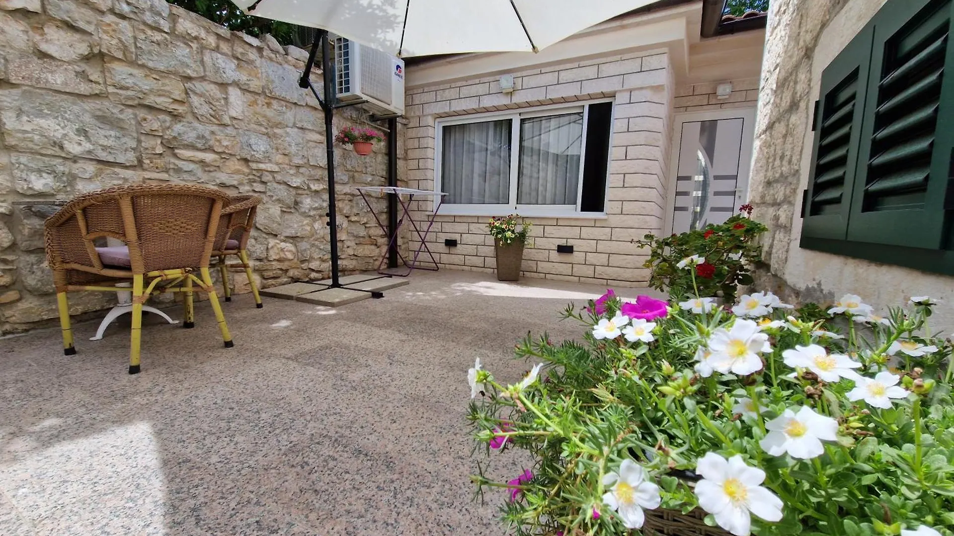 بيت ضيافة Apartment And Room Nona Stella سبليت