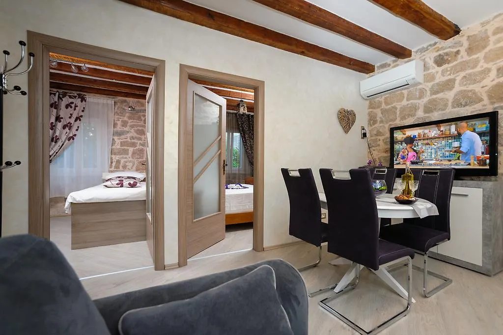 بيت ضيافة Apartment And Room Nona Stella سبليت