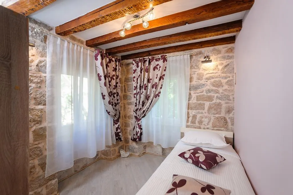Apartment And Room Nona Stella سبليت 3*,  كرواتيا