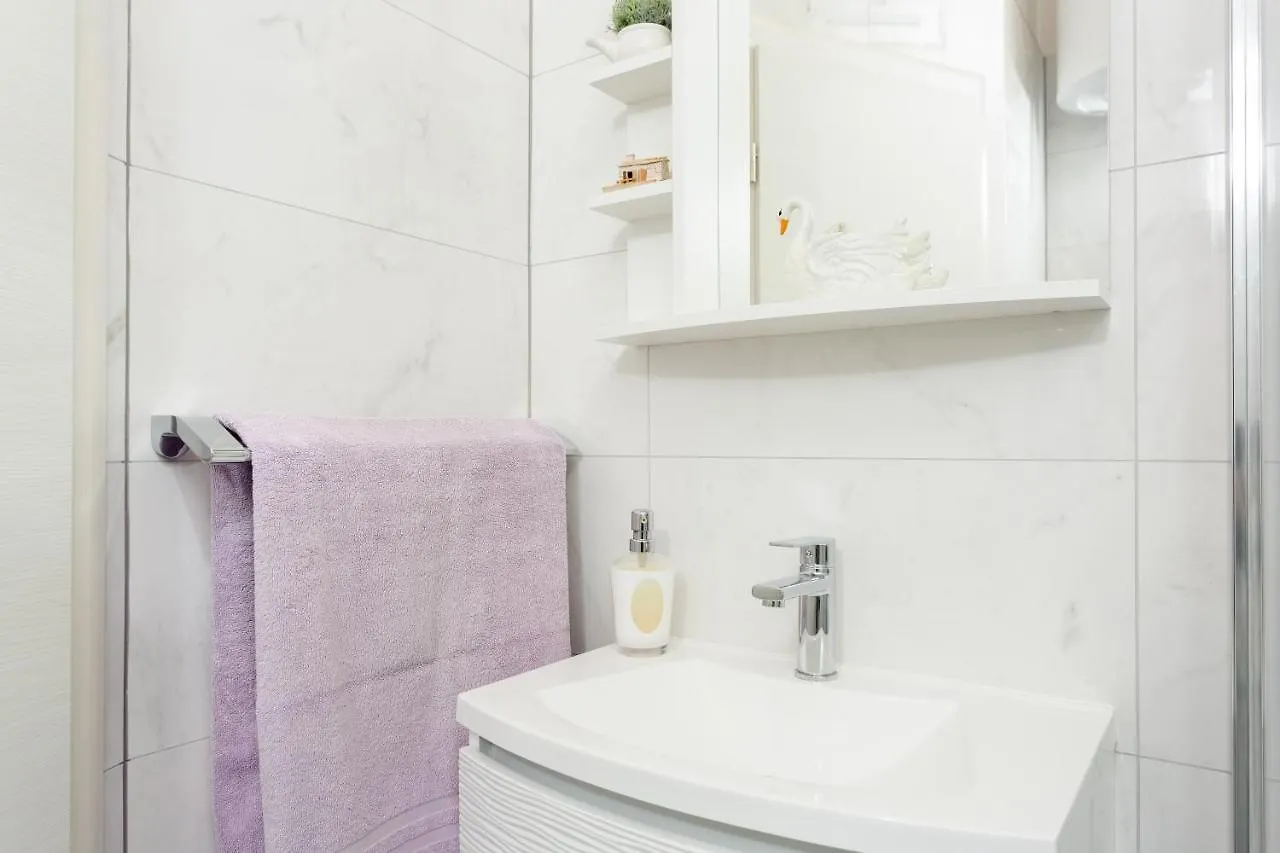 Apartment And Room Nona Stella سبليت 3*,